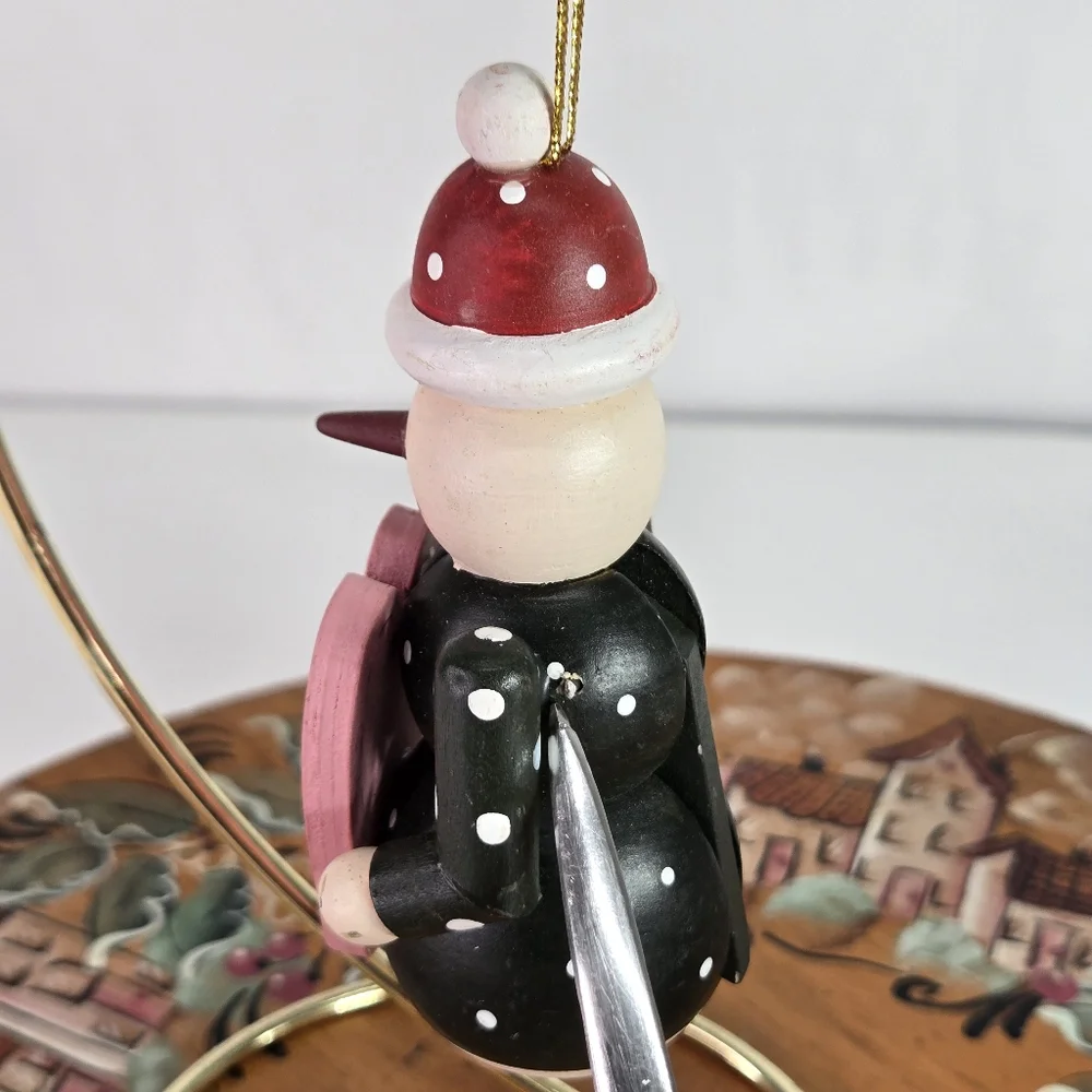 VTG Wooden Nutcracker Snowmen Ornaments Set Of‎ 2 Hand Painted Holiday Frosty